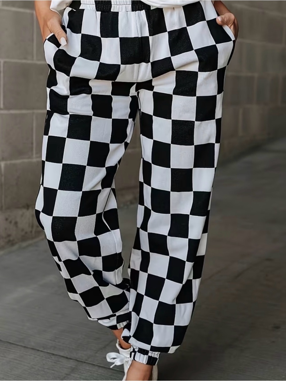 SHEIN Black & White Checkerboard Jogger Pants